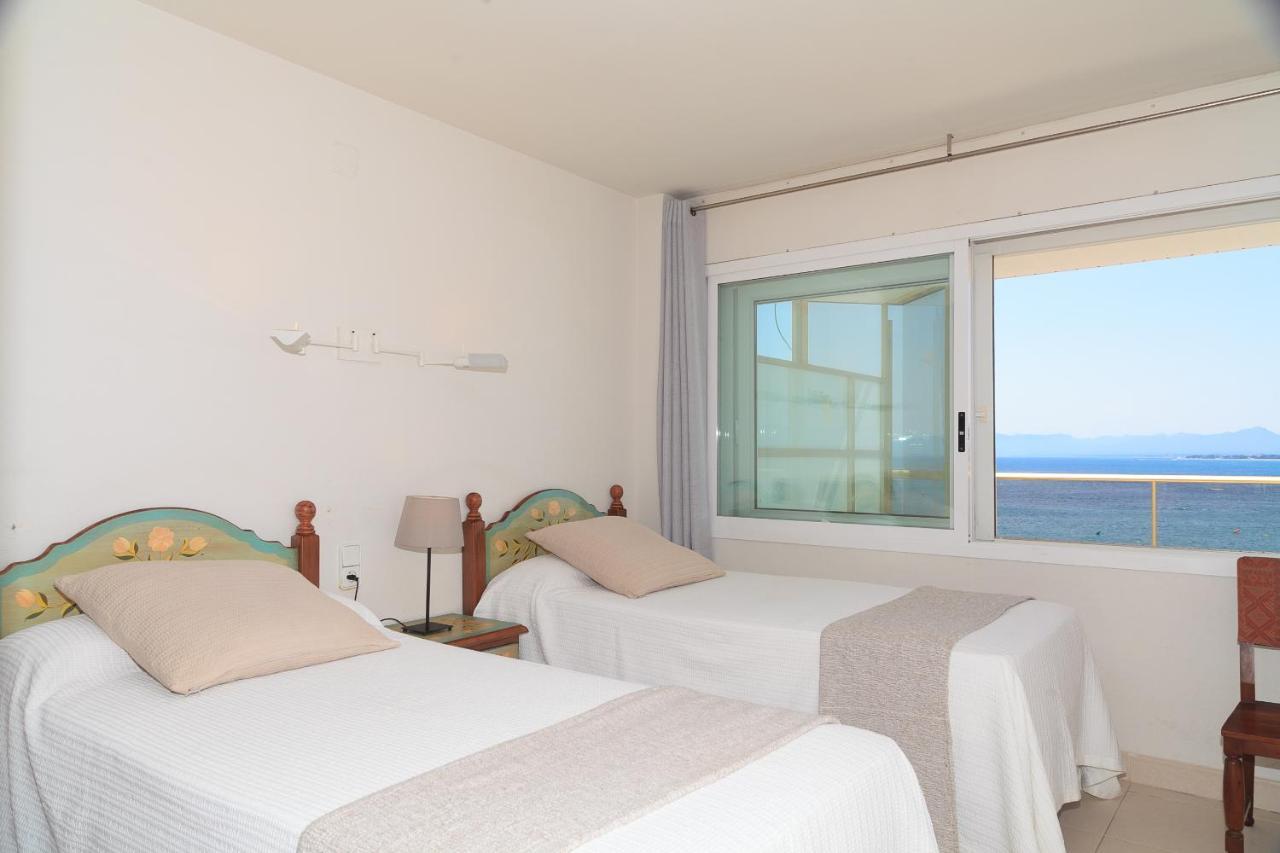 Uhc Barcino Apartments Salou Bagian luar foto