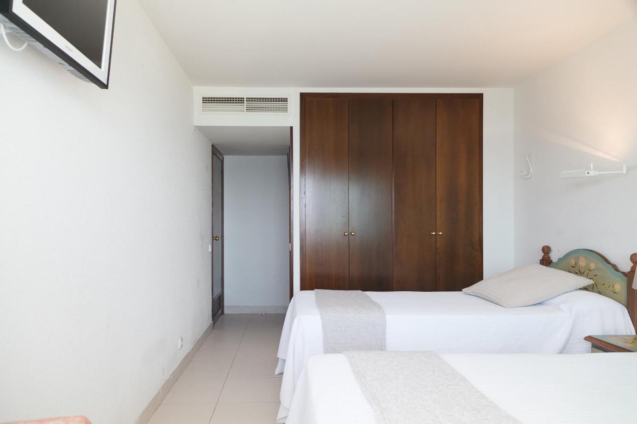 Uhc Barcino Apartments Salou Bagian luar foto